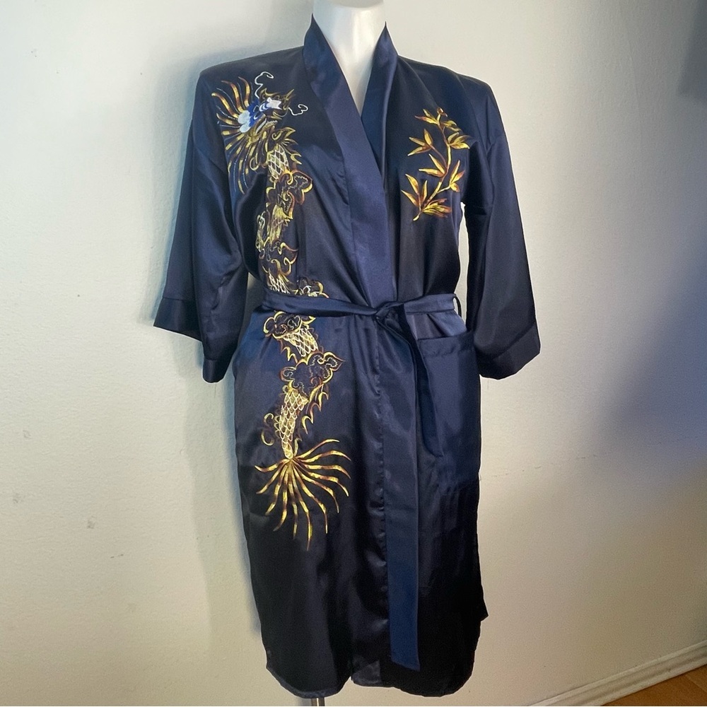 Designer embroidered silk robe made in Vietnam by Lan Huong Asian Belted pockets